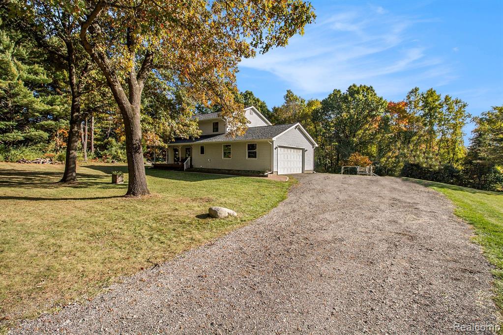 3558 Brighton Road Howell, MI 48843 - Photo 4 of 36