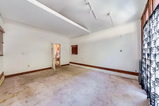 a view of utility room