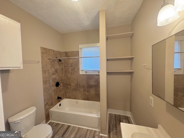 820 Peeples Street Southwest, Unit 820 Atlanta, GA 30310 - Photo 32 of 37 a bathroom with a toilet and a bathtub