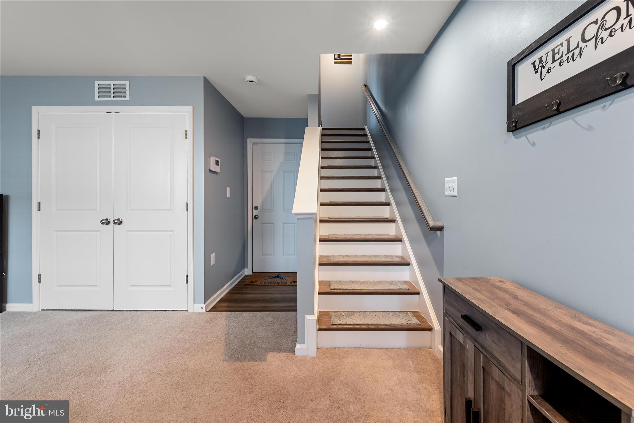 504 National Street Ranson, WV 25438 - Photo 4 of 33 a view of an entryway