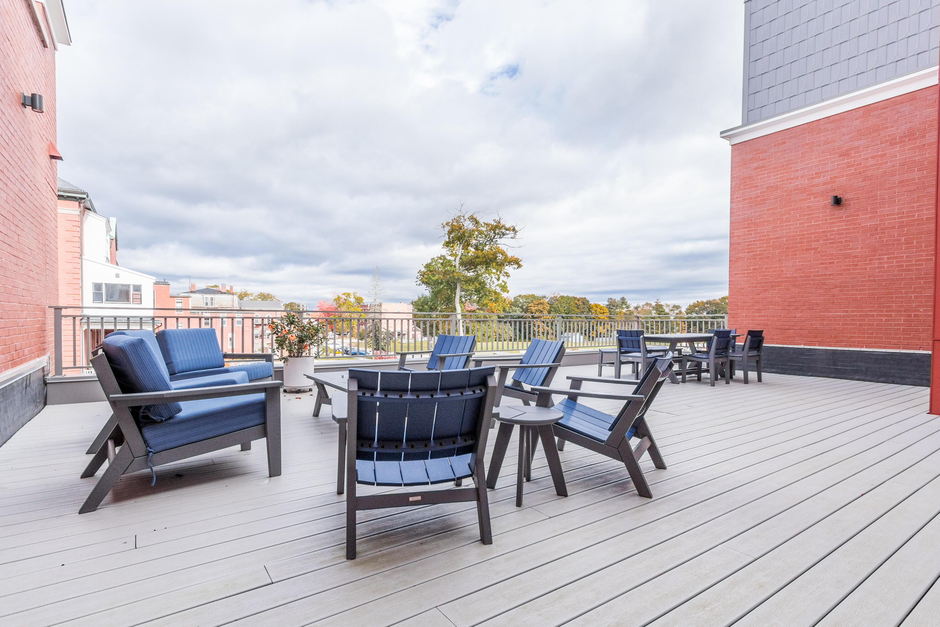 75 McAuley Way, Unit 402 Portland, ME 04103 - Photo 21 of 30 SSQ1commondeck