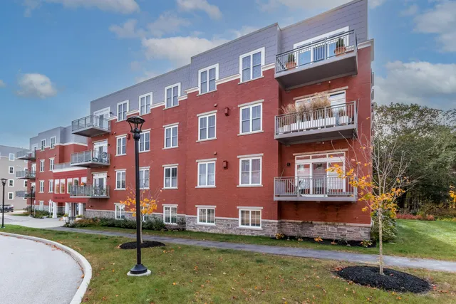 $1,028,522 | 75 McAuley Way, Unit 402, Portland, ME 04103