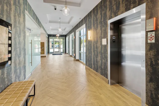 $1,581 | 5945 6th Avenue, Unit 203, Kenosha, WI 53140