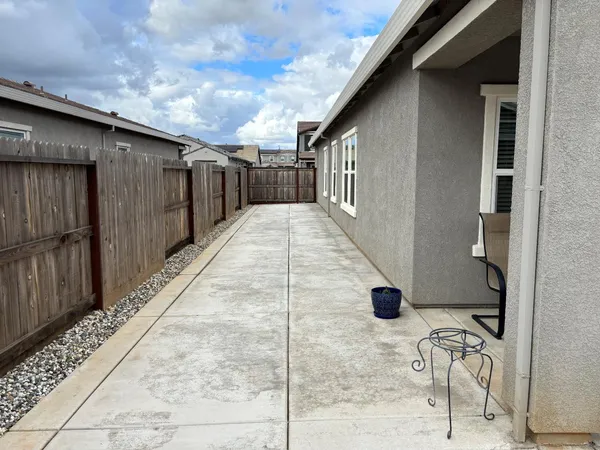 $549,500 | 1104 Elm Ter Way, Wheatland, CA 95692