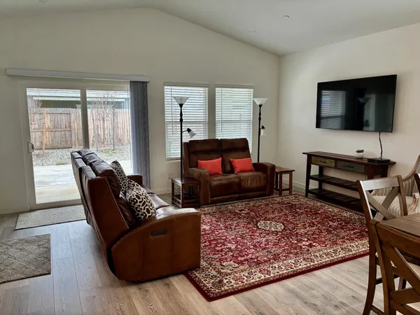 $549,500 | 1104 Elm Ter Way, Wheatland, CA 95692