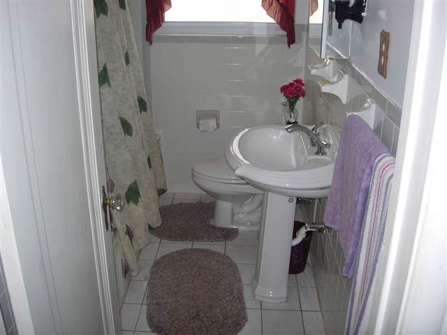 4677 Devonshire Road Detroit, MI 48224 - Photo 9 of 15 31062044-9.JPG