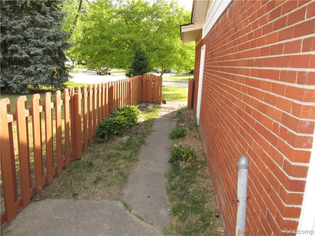 705 Hamlet Road Auburn Hills, MI 48326 - Photo 27 of 27 IMG_2356.JPG