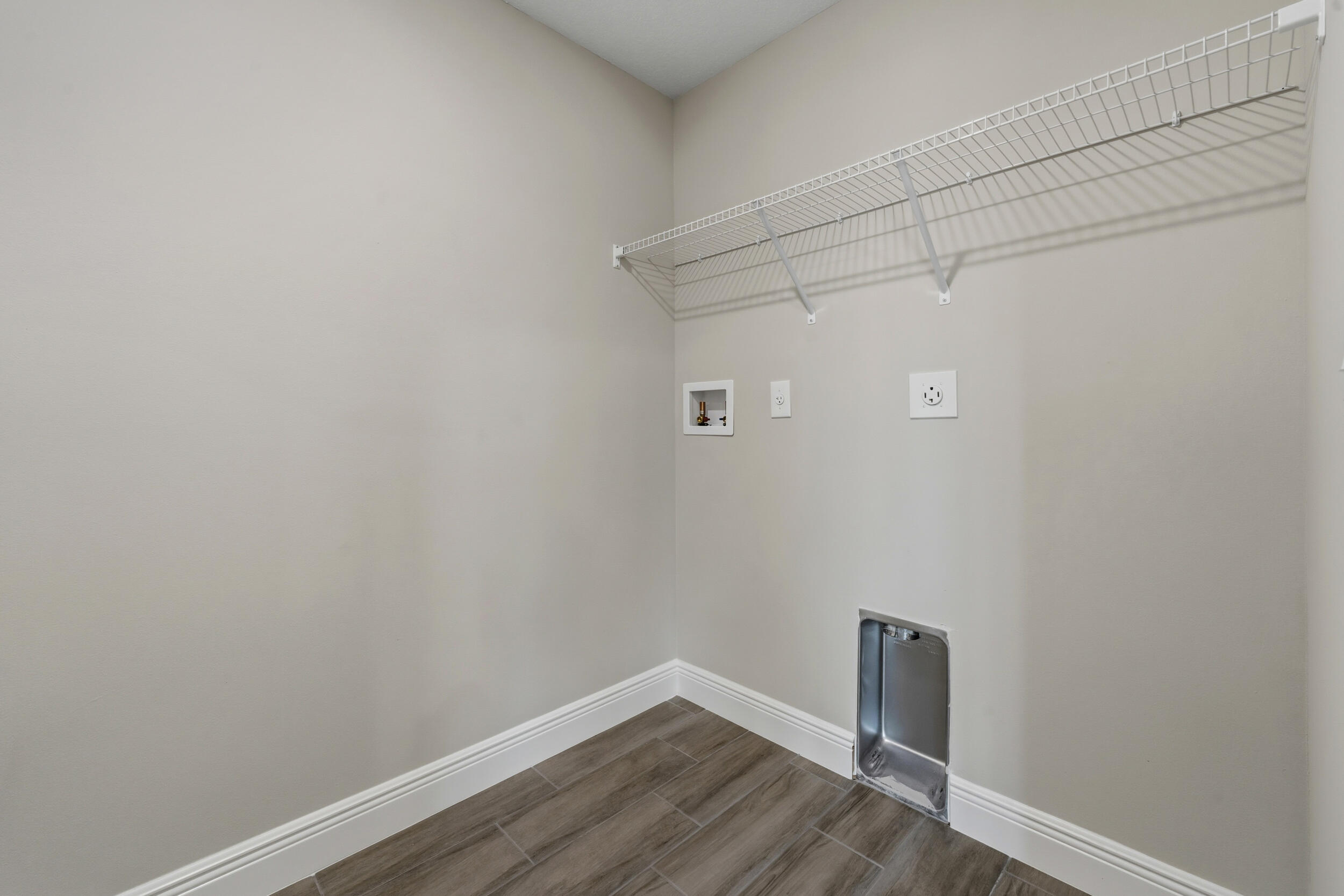 4335 Southwest 15th Way Okeechobee, FL 34974 - Photo 26 of 33 a view of a small space