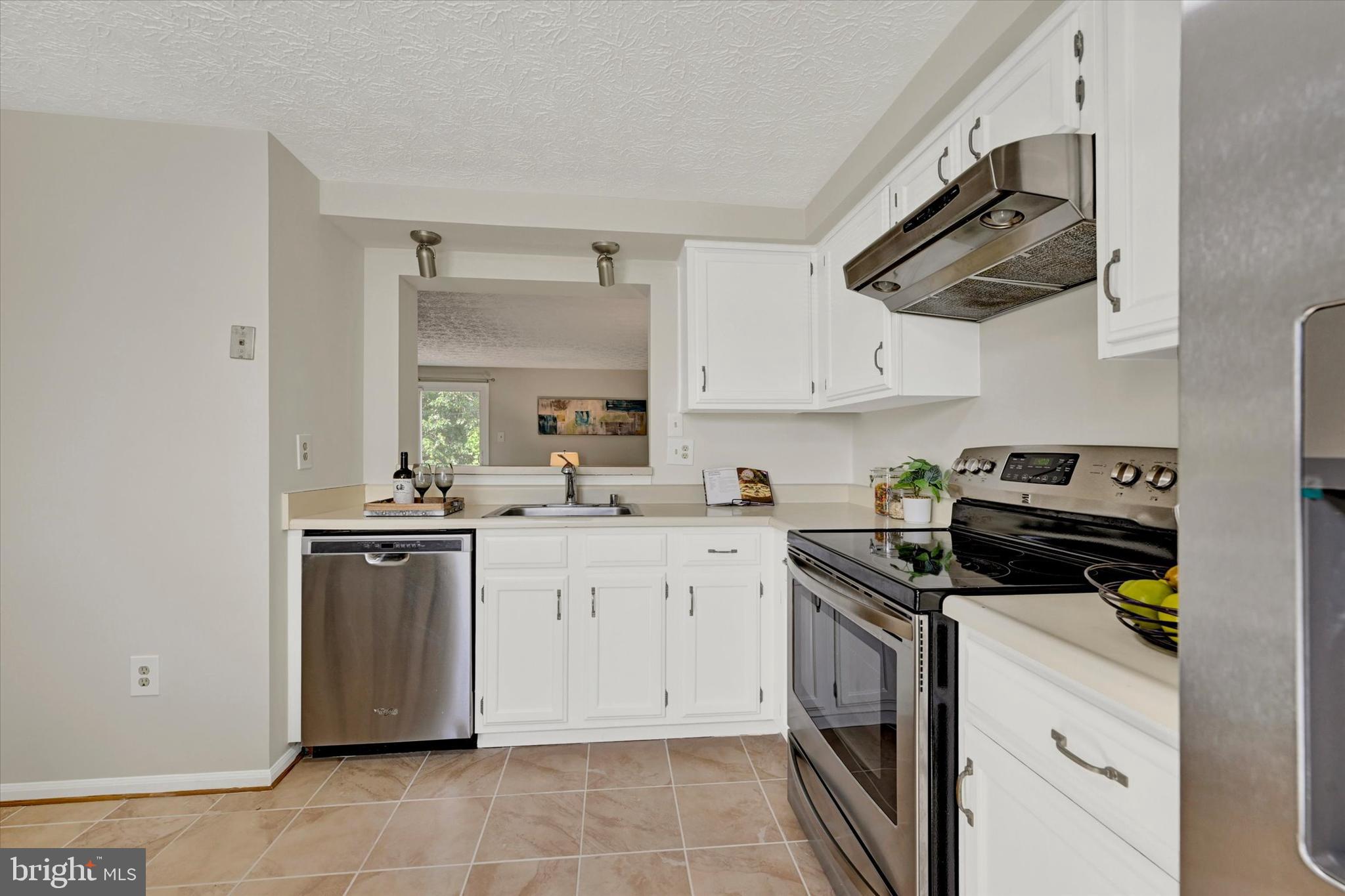 45 Hyacinth Road Baltimore, MD 21234 - Photo 8 of 32 Gallery Image 8