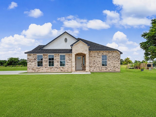 1220 Appaloosa Circle Angleton, TX 77515 - Photo 2 of 31