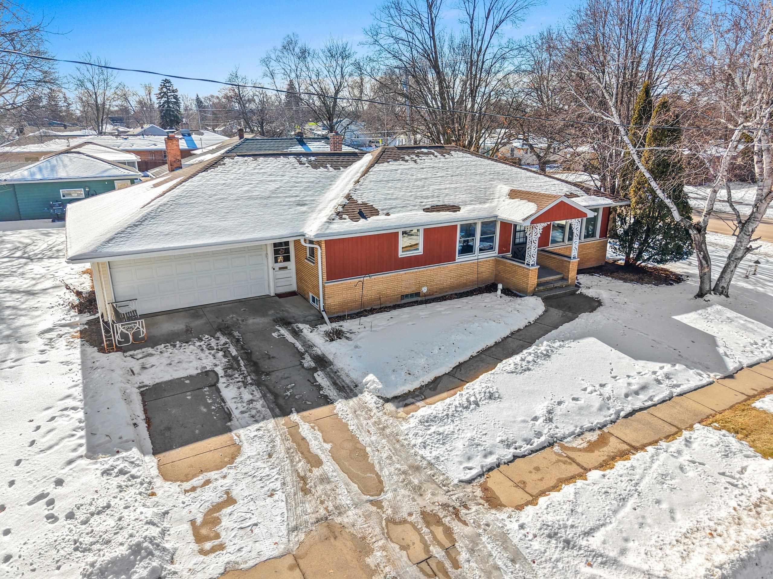 1235 West Frances Street Appleton, WI 54914 - Photo 2 of 43