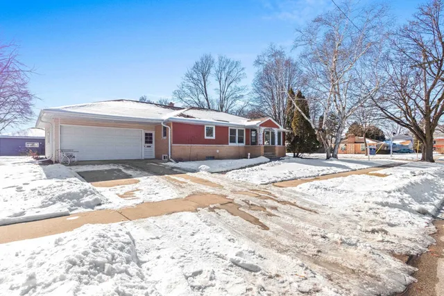 $320,000 | 1235 West Frances Street, Appleton, WI 54914