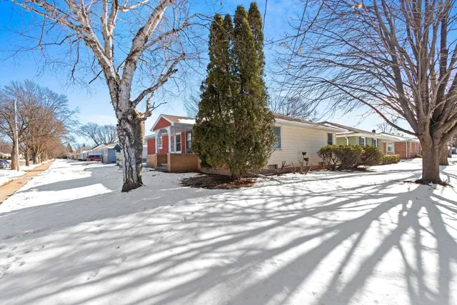 $320,000 | 1235 West Frances Street, Appleton, WI 54914