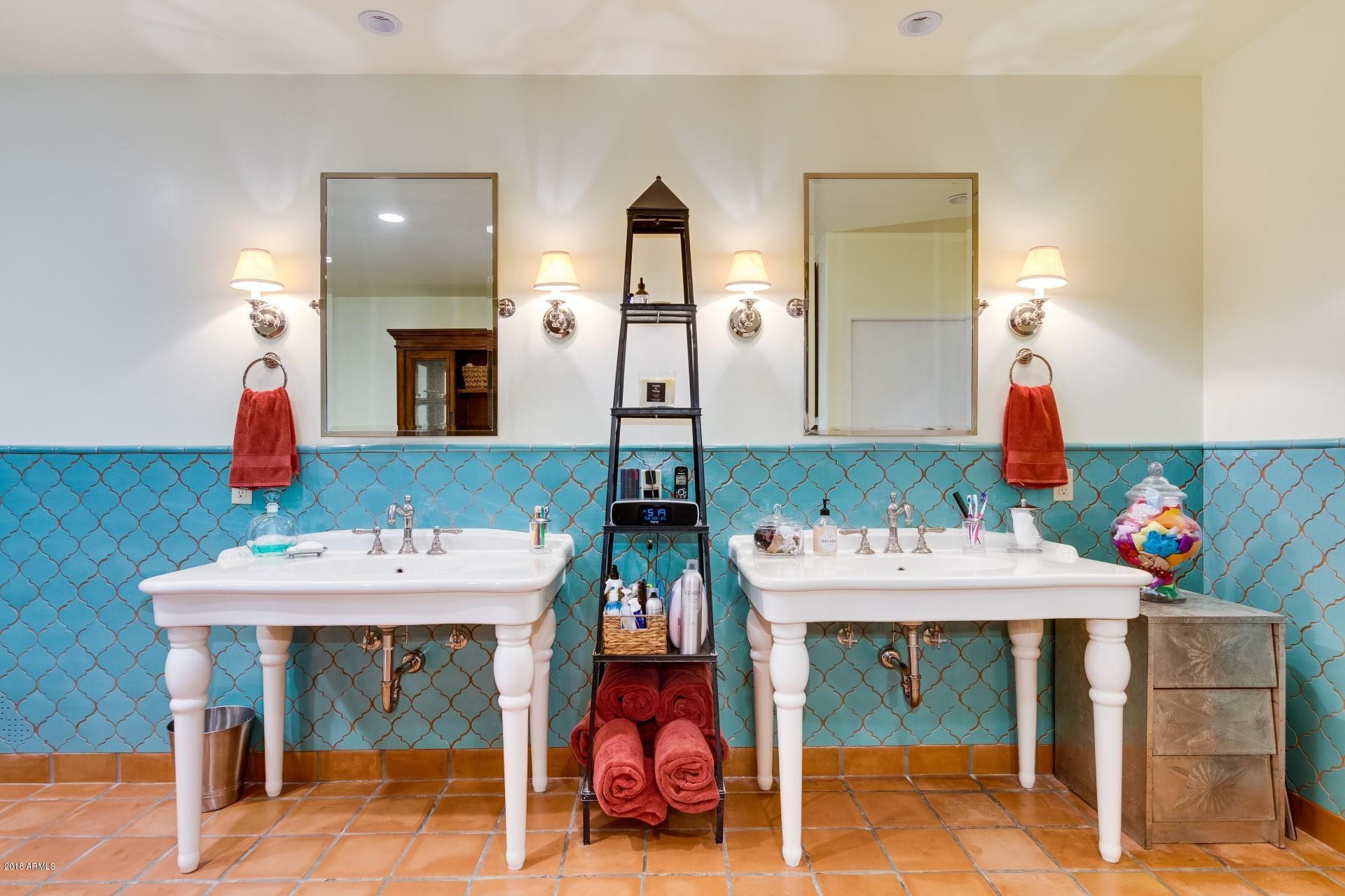 5716 East Camelback Road Phoenix, AZ 85251 - Photo 15 of 37 0031-Camelback - 5716 (31)