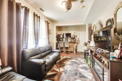 $499,000 | 3046 West Polk Street, Chicago, IL 60612