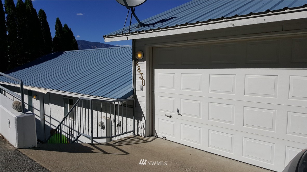 2830 South Lakeshore Road Chelan, WA 98816 - Photo 3 of 25 Gallery Image 3