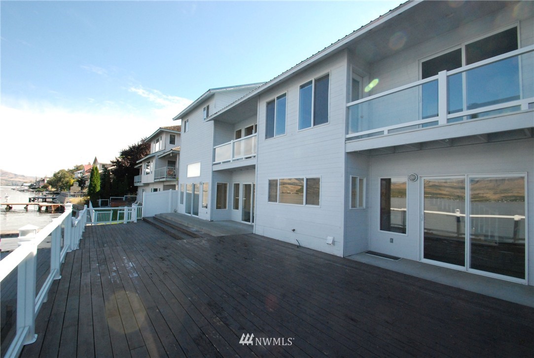 2830 South Lakeshore Road Chelan, WA 98816 - Photo 21 of 25 Gallery Image 21