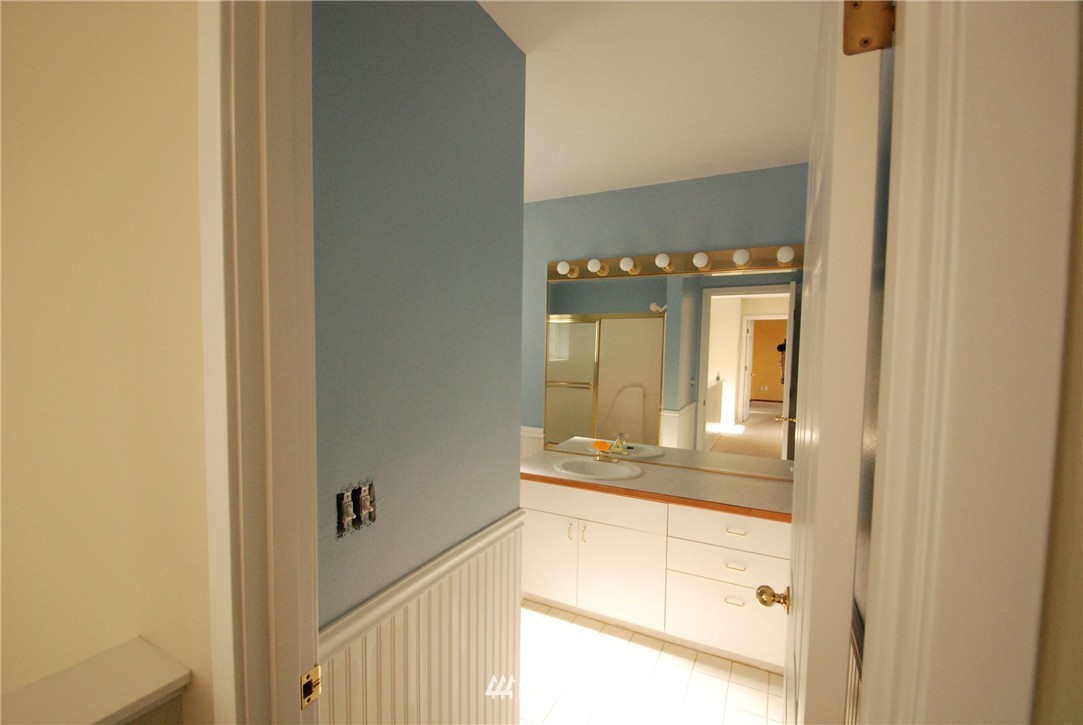 2830 South Lakeshore Road Chelan, WA 98816 - Photo 10 of 25 Gallery Image 10
