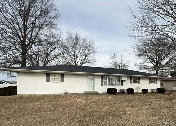 $166,400 | 511 West Third Street, St. Peter, IL 62880