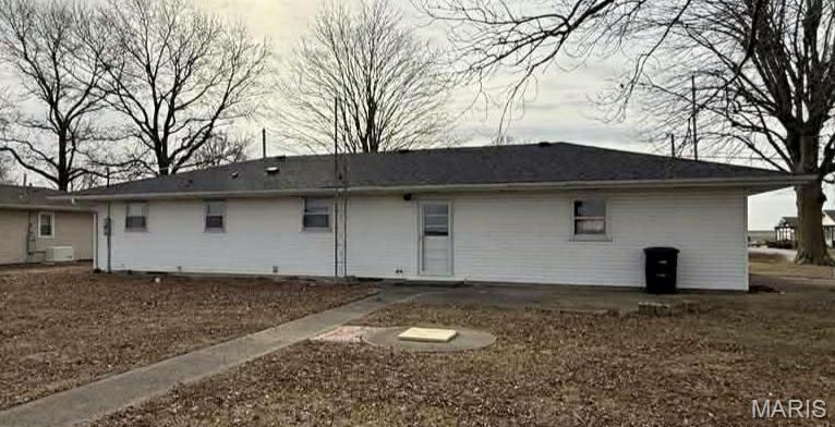 511 West Third Street St. Peter, IL 62880 - Photo 2 of 19