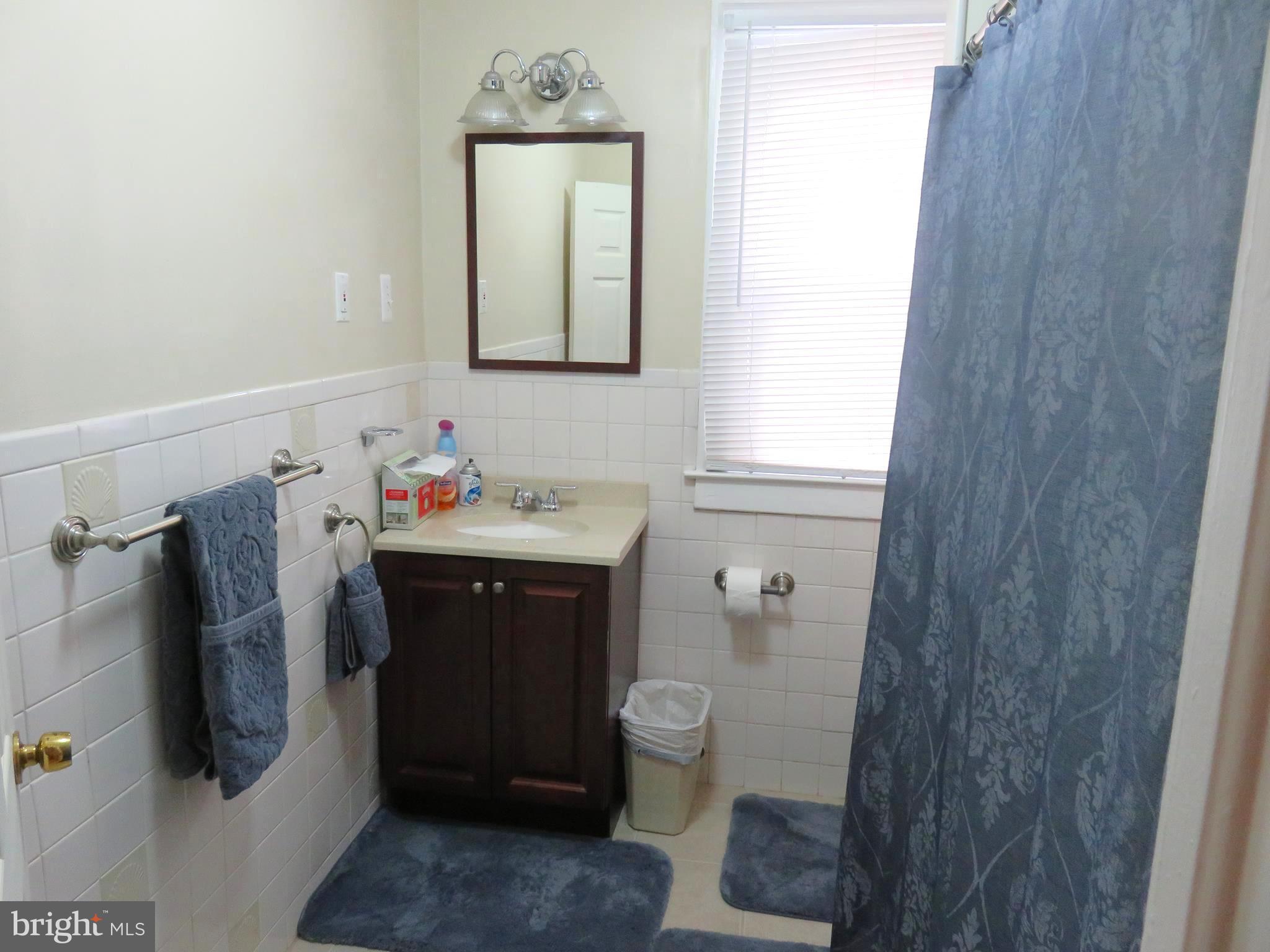 4803 Coleherne Road Baltimore, MD 21229 - Photo 20 of 30 Second Floor Hall Bath