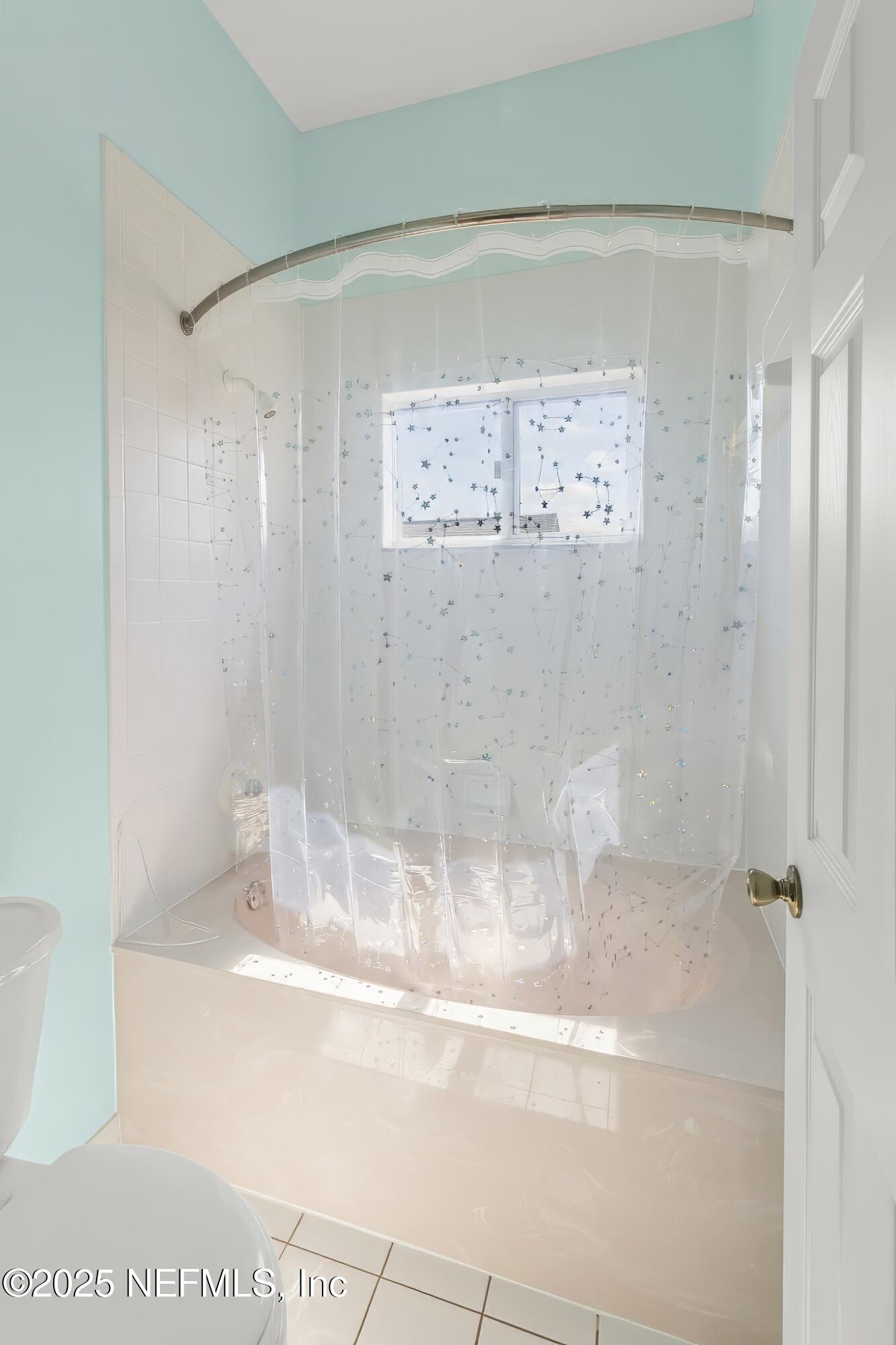 180 Kingston Drive St. Augustine, FL 32084 - Photo 32 of 55 a bathroom with a shower