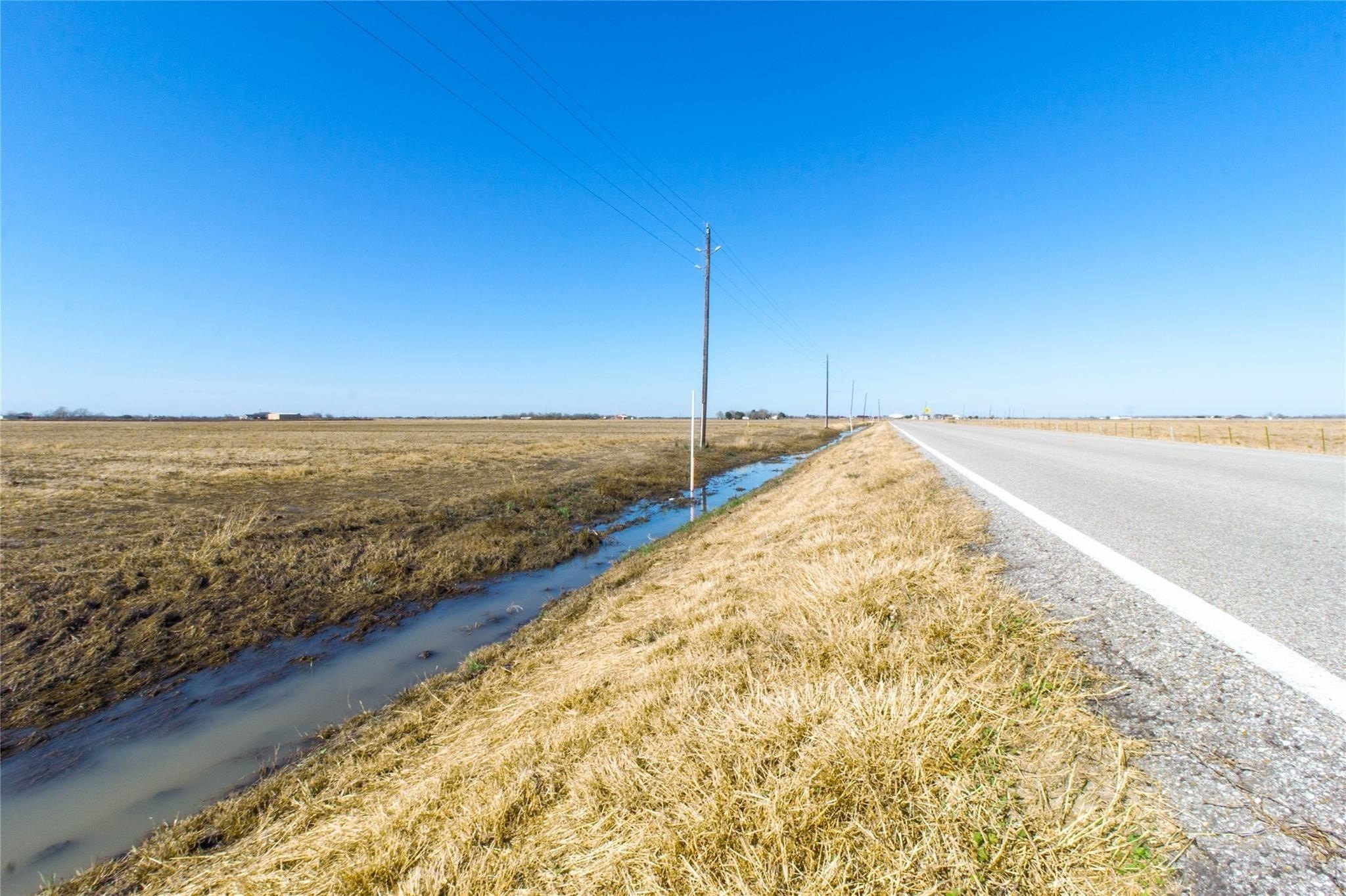 4427 Polak Road Wallis, TX 77485 - Photo 7 of 9 a view of an ocean