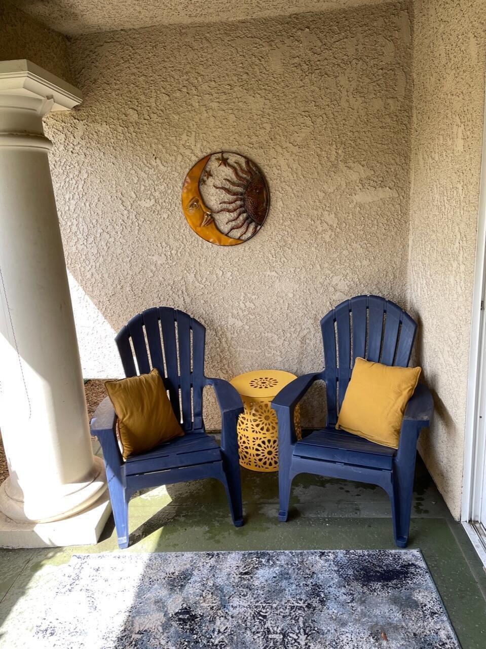 2700 Lawrence Crossley Road, Unit 4 Palm Springs, CA 92264 - Photo 13 of 18 a living room with furniture rug and wall