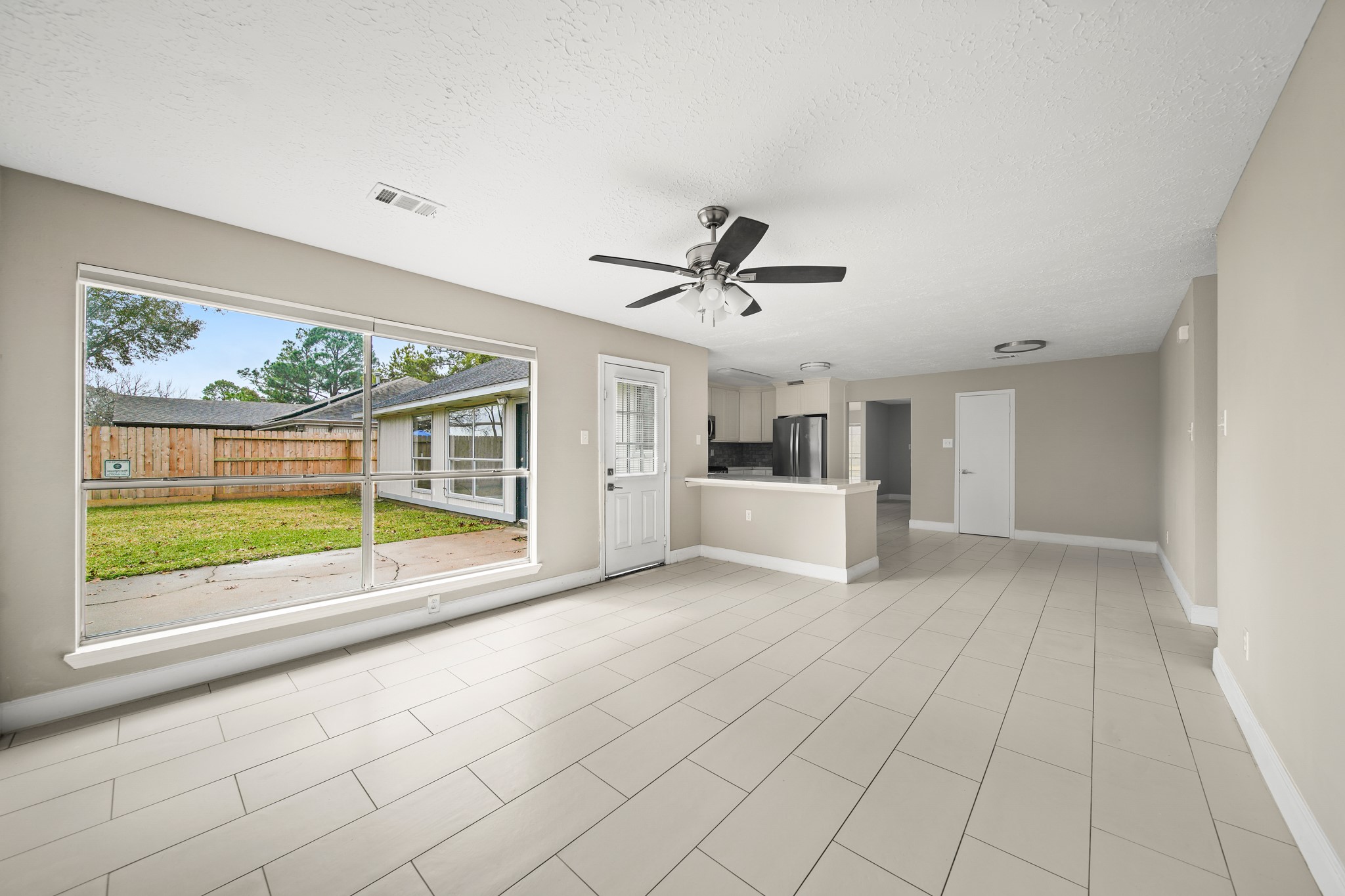 7010 Pembrough Lane Katy, TX 77494 - Photo 12 of 36