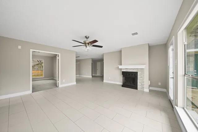 $2,400 | 7010 Pembrough Lane, Katy, TX 77494