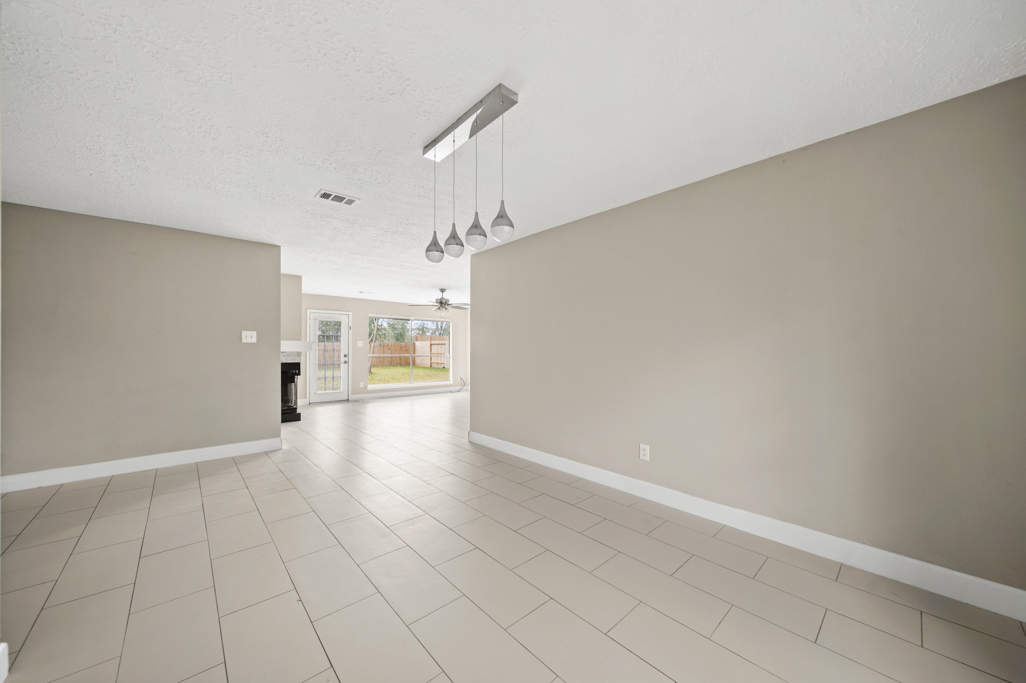 7010 Pembrough Lane Katy, TX 77494 - Photo 16 of 36