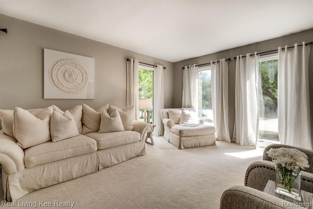 1802 North Kilburn Road Rochester Hills, MI 48306 - Photo 9 of 35