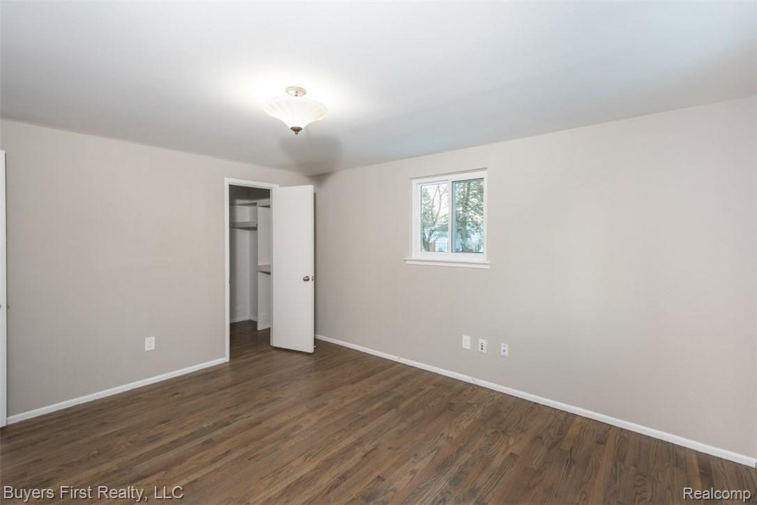 21130 Andover Road Southfield, MI 48076 - Photo 12 of 21 015.jpg