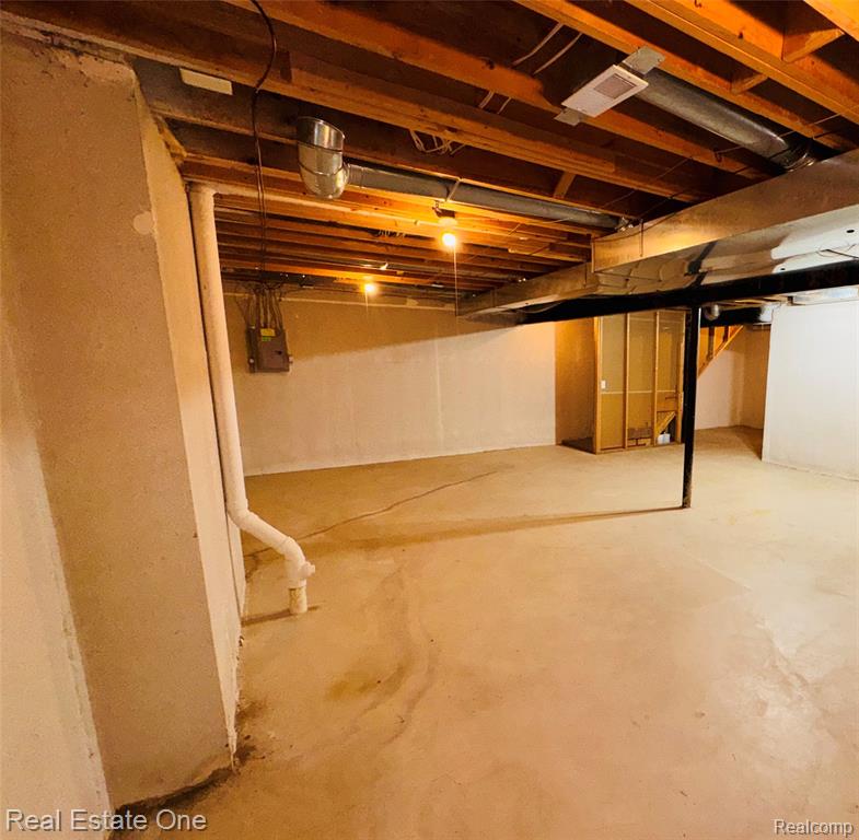 41628 Mitchell Road Novi, MI 48377 - Photo 37 of 38 Gallery Image 37