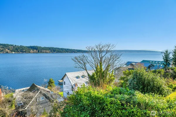 $1,150,000 | 10742 Lakeside Avenue Northeast, Seattle, WA 98125