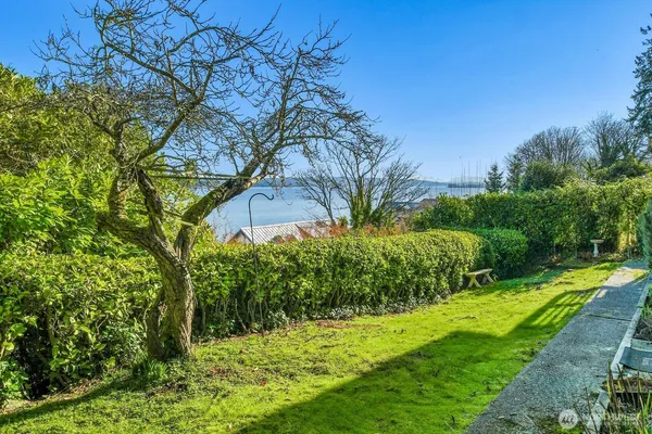 $1,099,950 | 10742 Lakeside Avenue Northeast, Seattle, WA 98125