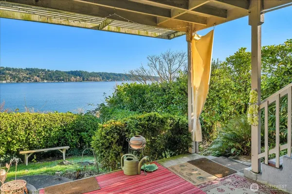 $1,099,950 | 10742 Lakeside Avenue Northeast, Seattle, WA 98125