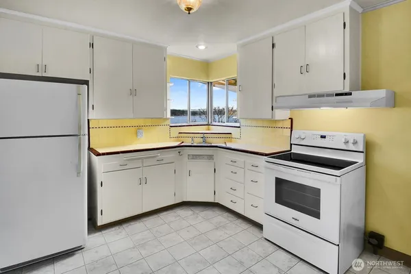 $1,099,950 | 10742 Lakeside Avenue Northeast, Seattle, WA 98125