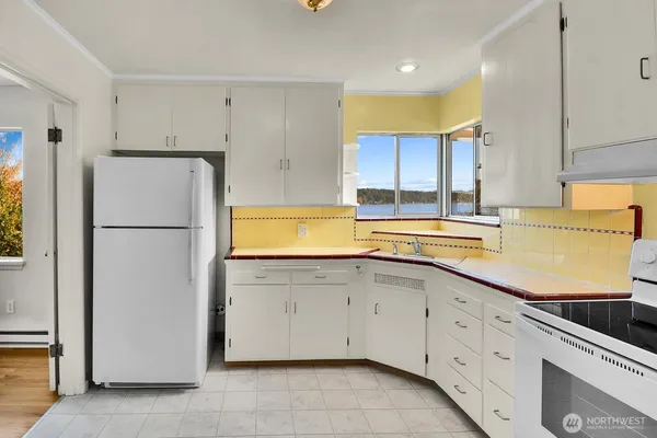 $1,099,950 | 10742 Lakeside Avenue Northeast, Seattle, WA 98125