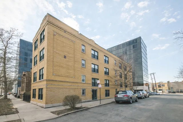 $285,000 | 2711 West Belden Avenue, Unit 1, Chicago, IL 60647