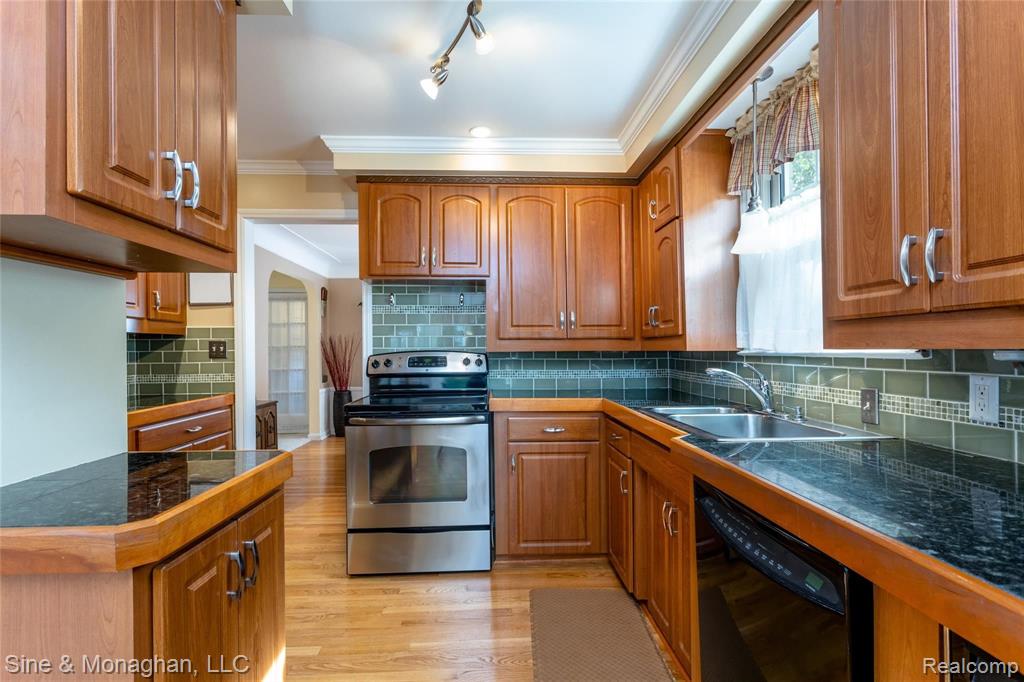 415 Maison Road Grosse Pointe Farms, MI 48236 - Photo 11 of 50