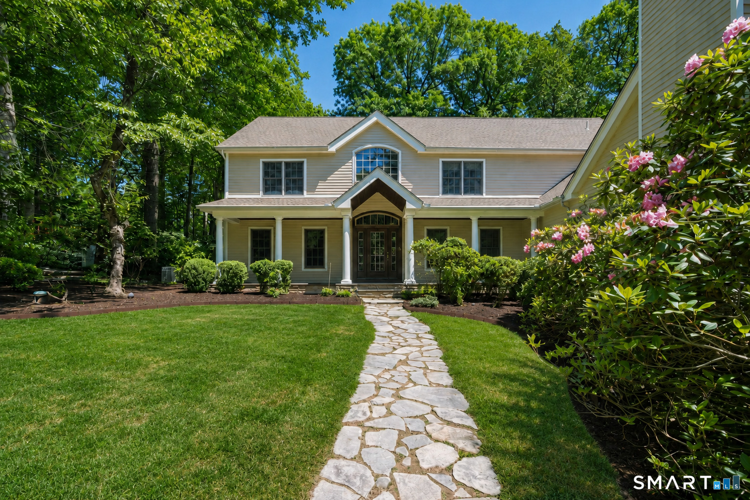 39 Powder Horn Hill Road Wilton, CT 06897 - Photo 2 of 31