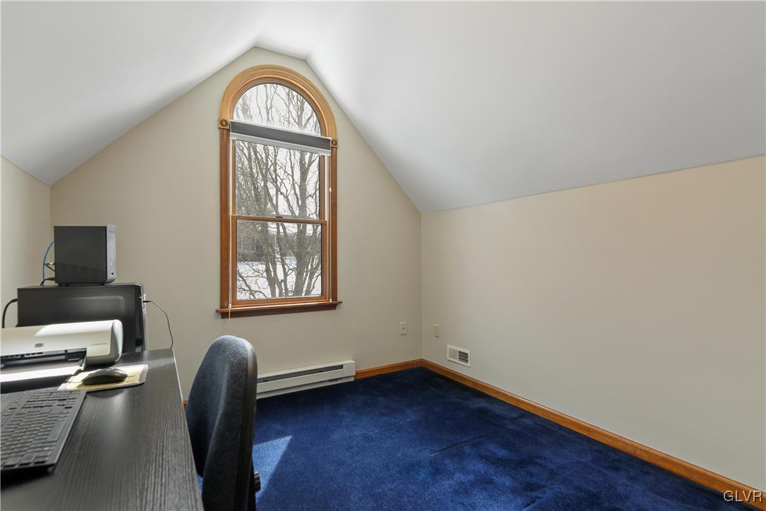 386 Hartman Road Bethlehem, PA 18020 - Photo 18 of 31 Gallery Image 18