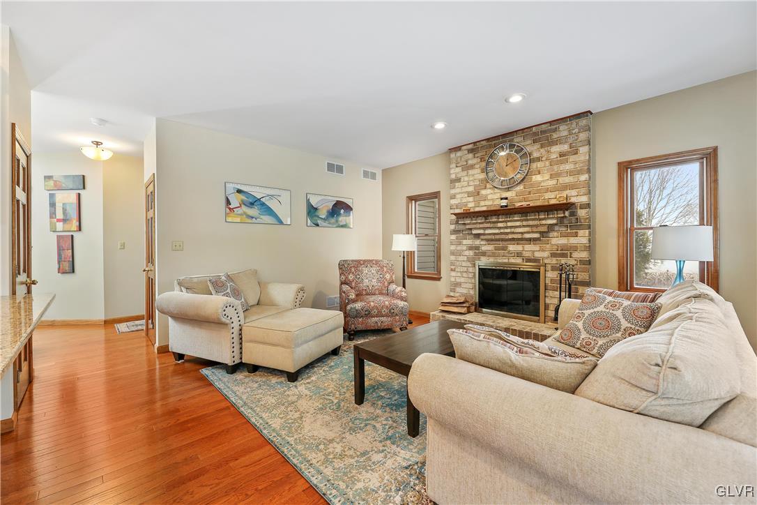386 Hartman Road Bethlehem, PA 18020 - Photo 7 of 31 Gallery Image 7