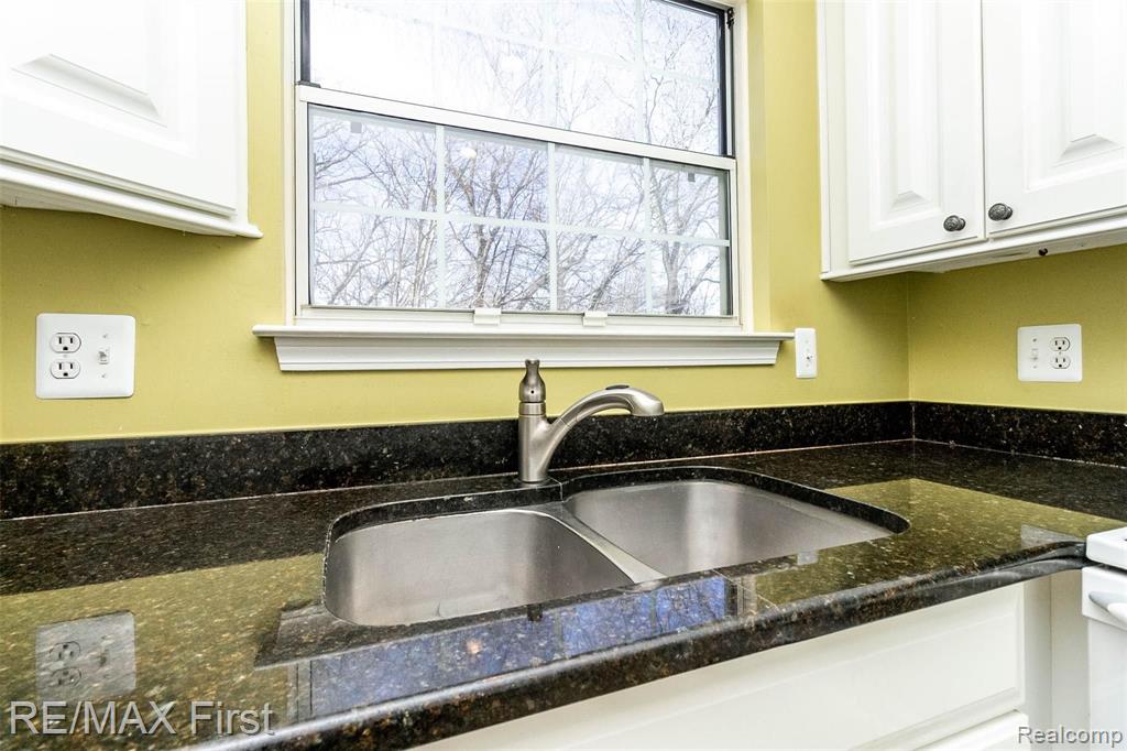 283 Whitney Drive Rochester Hills, MI 48307 - Photo 25 of 56