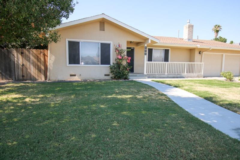 654 West Carpenter Avenue Reedley, CA 93654 - Photo 3 of 46