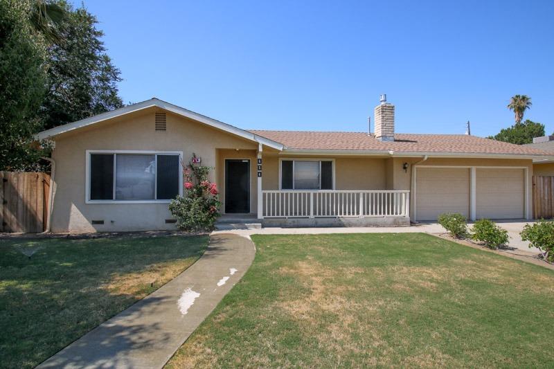 654 West Carpenter Avenue Reedley, CA 93654 - Photo 4 of 46