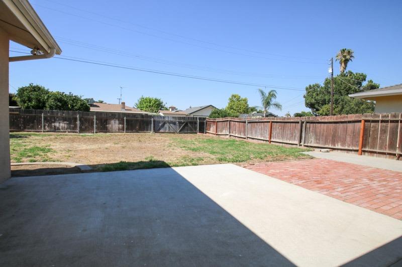 654 West Carpenter Avenue Reedley, CA 93654 - Photo 37 of 46