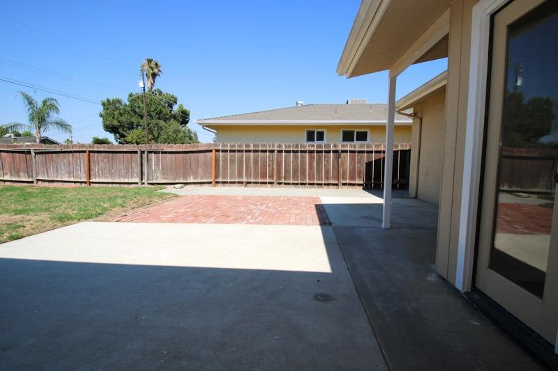 654 West Carpenter Avenue Reedley, CA 93654 - Photo 38 of 46