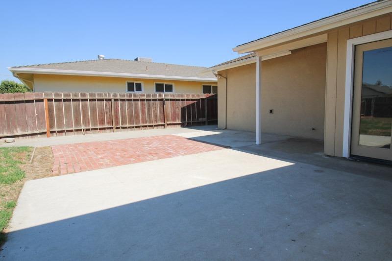 654 West Carpenter Avenue Reedley, CA 93654 - Photo 39 of 46